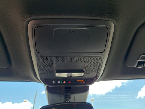 Used 2025 GMC Acadia Elevation FWD image 27