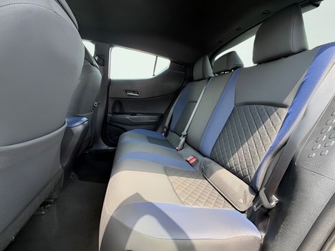 Used 2020 Toyota C-HR XLE FWD image 19