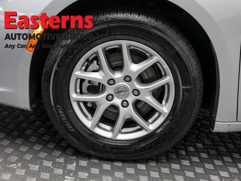 Used 2024 Chrysler Pacifica Touring-L FWD image 33