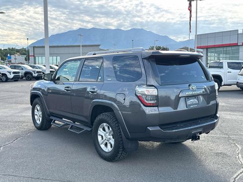 Used 2017 Toyota 4Runner SR5 Premium AWD/4WD image 4