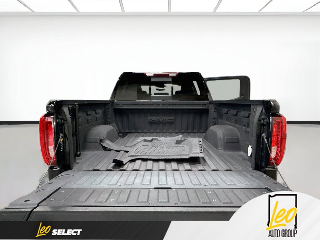 Used 2024 GMC Sierra 1500 SLT w/ SLT Premium Plus Package AWD/4WD image 31