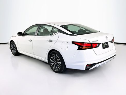 Used 2025 Nissan Altima 2.5 SV image 5
