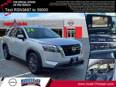 Used 2024 Nissan Pathfinder SV
