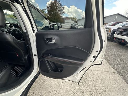 Used 2020 Jeep Compass Trailhawk AWD/4WD image 47