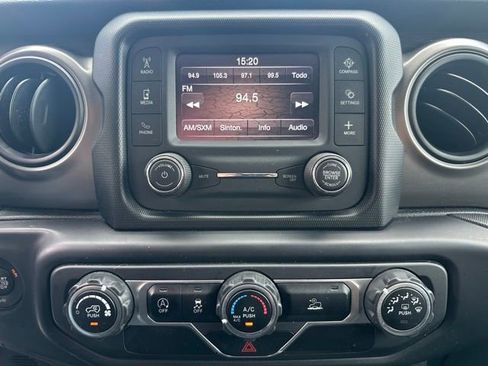 Used 2021 Jeep Gladiator Sport image 15
