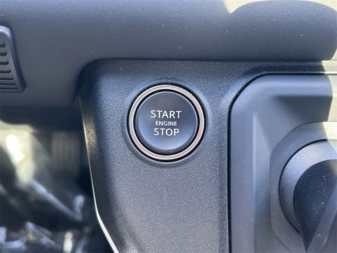 Used 2024 Land Rover Defender 110 S image 29