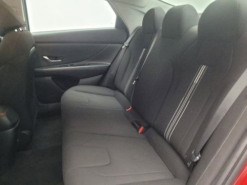 Used 2024 Hyundai Elantra SEL FWD image 18