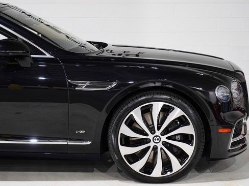 Used 2022 Bentley Flying Spur V8 image 21