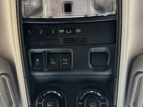 Used 2017 Toyota 4Runner TRD Off-Road Premium AWD/4WD image 29