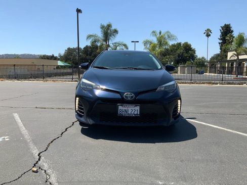 Used 2019 Toyota Corolla SE FWD image 3