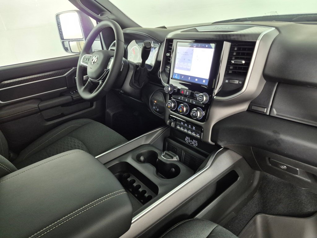 New 2026 RAM 3500 Big Horn AWD/4WD image 44