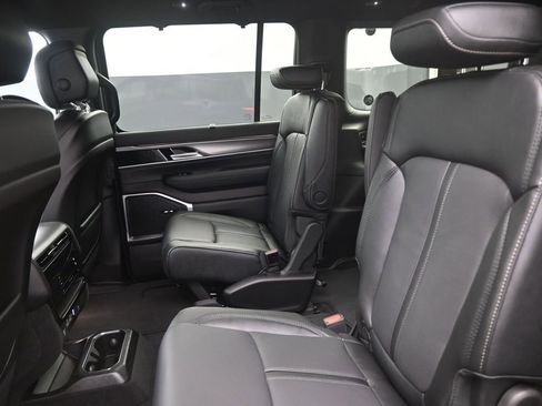 New 2026 Jeep Grand Wagoneer Limited image 10