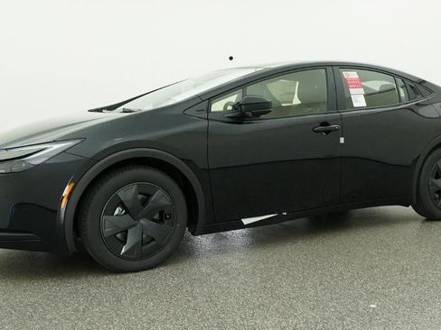 New 2026 Toyota Prius Plug-In Hybrid FWD image 18