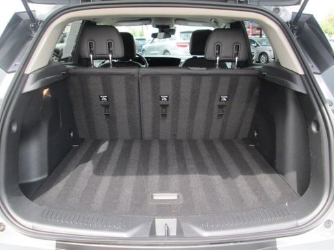 Used 2025 Buick Encore GX Preferred AWD/4WD image 11