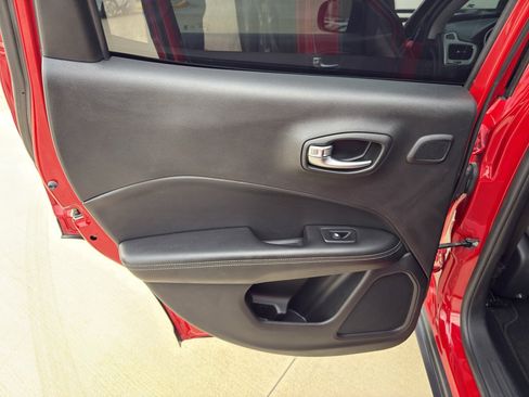 Used 2019 Jeep Compass High Altitude image 24