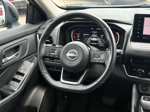 Used 2024 Nissan Rogue SL AWD/4WD image 12