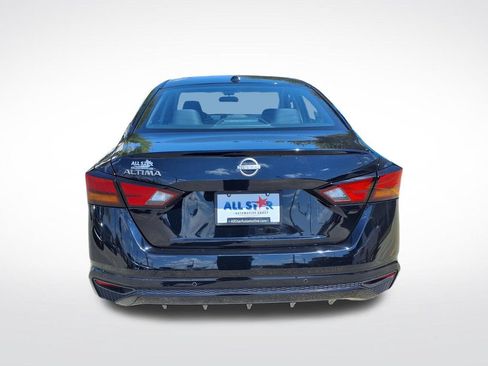 Used 2025 Nissan Altima 2.5 SV FWD image 8