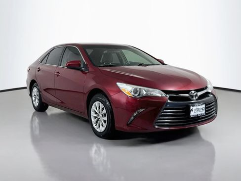 Used 2017 Toyota Camry LE FWD image 4