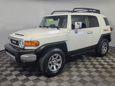 Used 2014 Toyota FJ Cruiser 4WD w/ Upgrade Package image 9