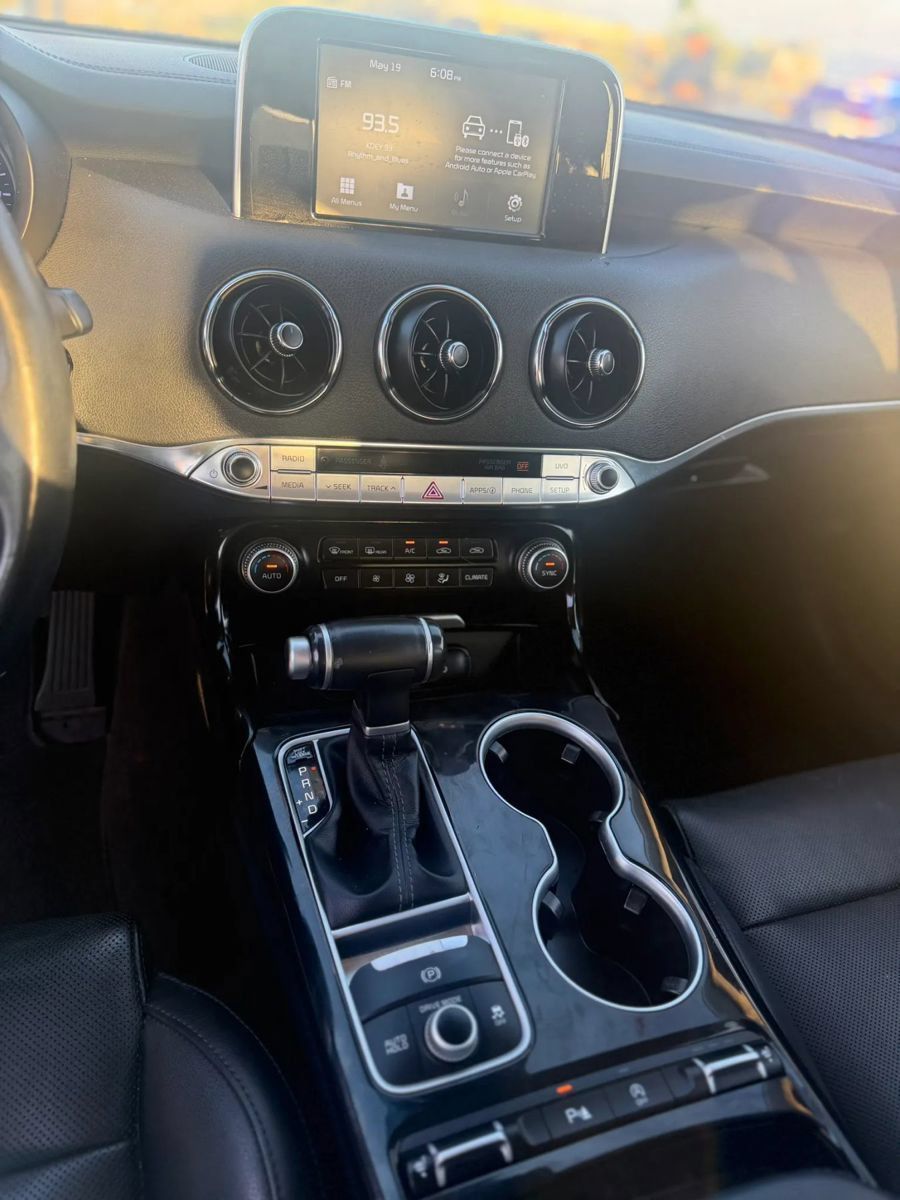 Used 2018 Kia Stinger RWD image 26