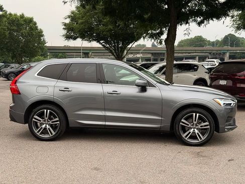 Used 2021 Volvo XC60 T5 Momentum w/ Premium Package AWD/4WD image 10