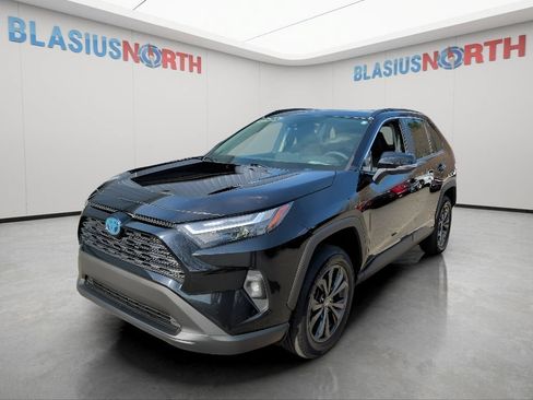 Used 2023 Toyota RAV4 XLE Premium AWD/4WD image 2
