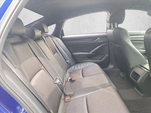Used 2018 Honda Accord Sport image 11