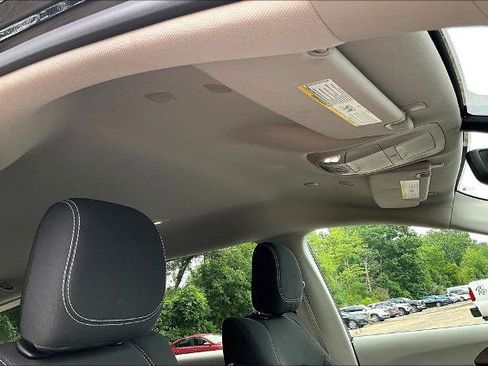 Used 2023 Chrysler Voyager LX FWD image 21