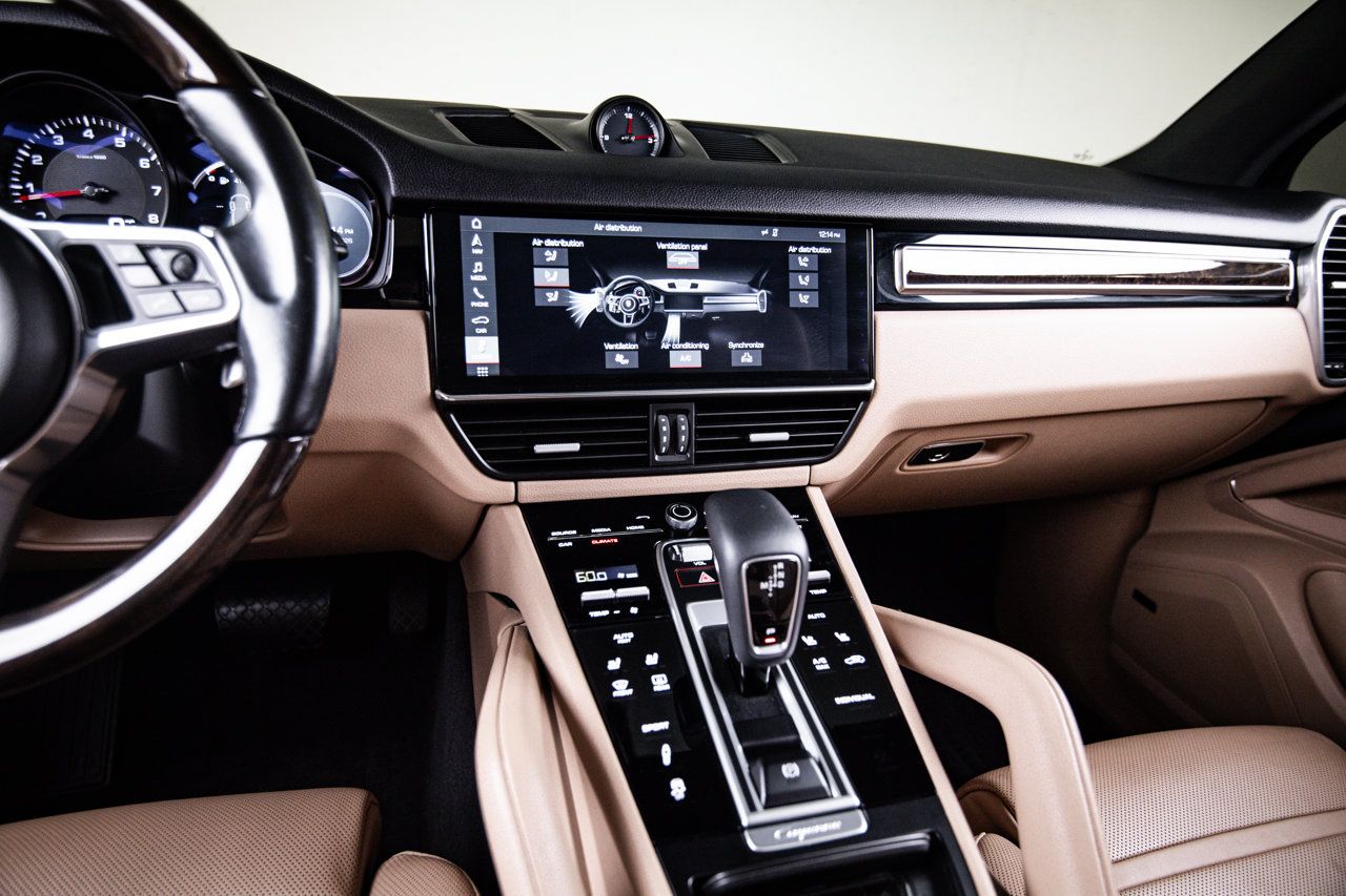 Used 2019 Porsche Cayenne AWD/4WD image 18