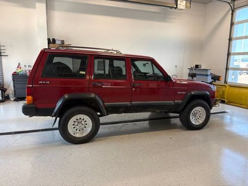 Used 1987 Jeep Cherokee 4WD 4-Door image 8