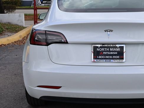 Used 2023 Tesla Model 3 Standard Range image 15