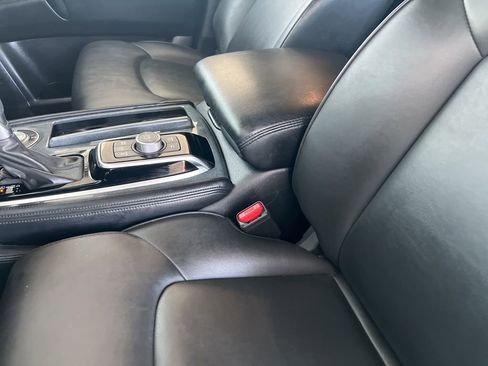 Used 2021 Nissan Armada SV image 27