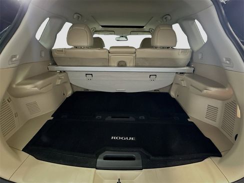 Used 2016 Nissan Rogue SL w/ SL Premium Package image 28