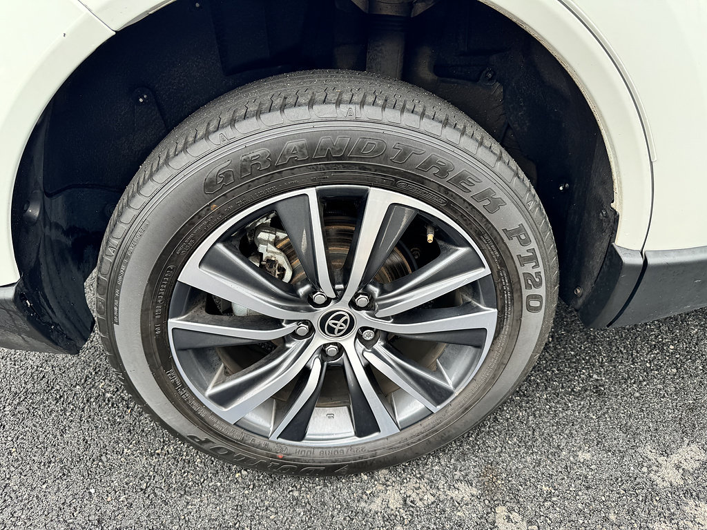 Certified 2023 Toyota Venza LE AWD/4WD image 21