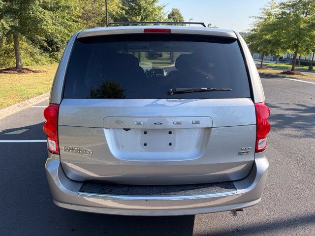 Used 2016 Dodge Grand Caravan SXT w/ UConnect Hands-Free Group FWD image 9