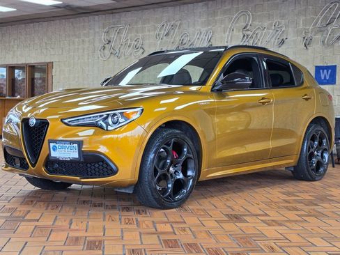 Used 2023 Alfa Romeo Stelvio Veloce AWD/4WD image 4