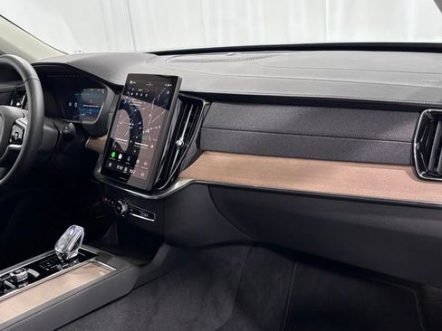 Certified 2026 Volvo XC90 B6 Plus AWD/4WD image 17