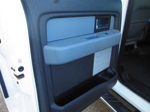 Used 2013 Ford F150 XLT w/ XLT Chrome Pkg image 8