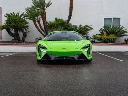 New 2026 McLaren Artura image 2