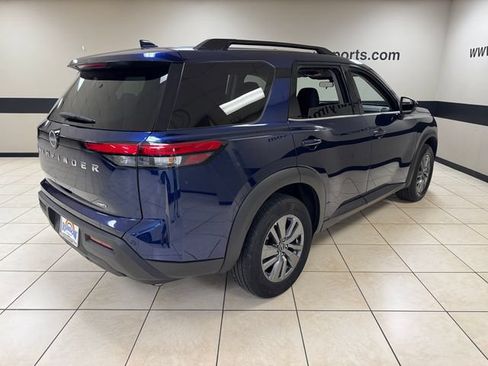 Used 2025 Nissan Pathfinder SV AWD/4WD image 6