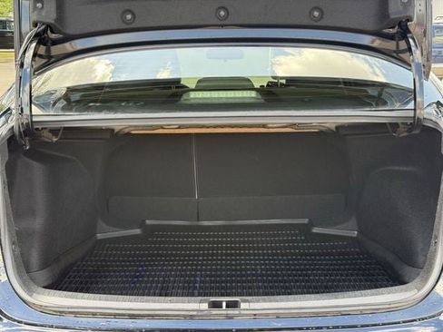 Used 2025 Toyota Corolla LE image 31