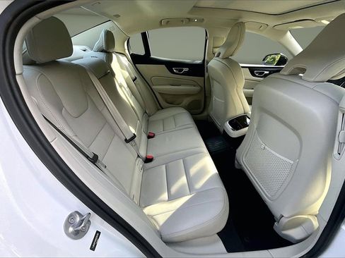 Used 2024 Volvo S60 T8 Ultimate w/ Climate Package image 23