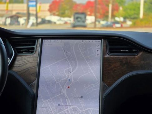 Used 2020 Tesla Model S Long Range Plus image 16