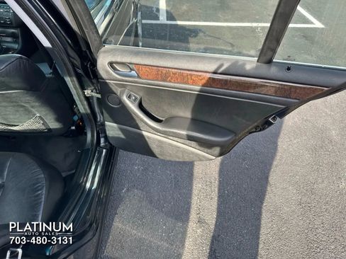 Used 2001 BMW 330i Sedan image 15