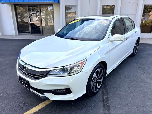 Used 2017 Honda Accord EX image 3