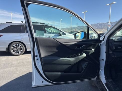 Used 2022 Subaru Outback Premium image 9