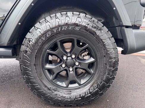 Used 2022 Jeep Wrangler Unlimited Sport AWD/4WD image 25