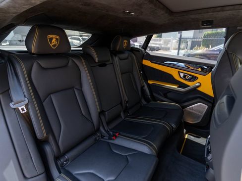 Used 2021 Lamborghini Urus AWD/4WD image 26