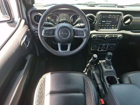 Used 2023 Jeep Wrangler Unlimited Sahara AWD/4WD image 11