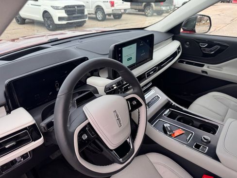 New 2026 Lincoln Aviator Reserve w/ Illumination Package AWD/4WD image 11